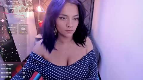 Snapshot of kiara_cruz__ chatting on 11.15.25 kiara Cruz online show from 11.15.25