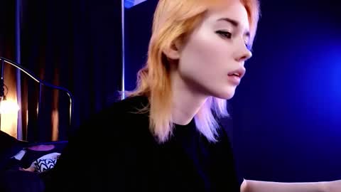 Kira online show from 02.09.26