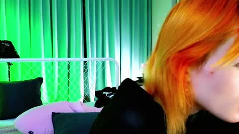 Snapshot of kiara_dream chatting on 07.16.26 Kira online show from 07.16.26