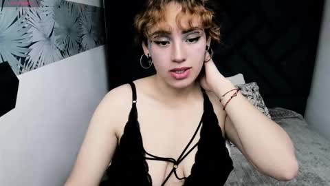 KIARA FOX online show from 12.16.25