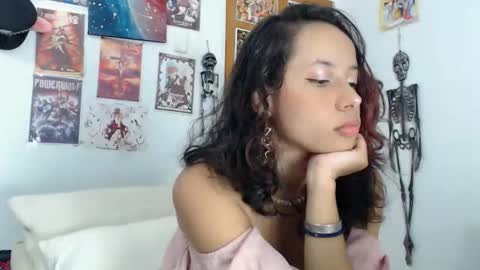 kiaralenon online show from 11.30.25