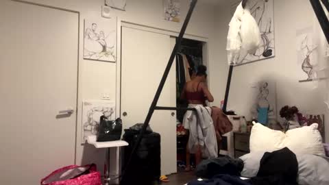 HunneysPlayRoom online show from 12.30.24