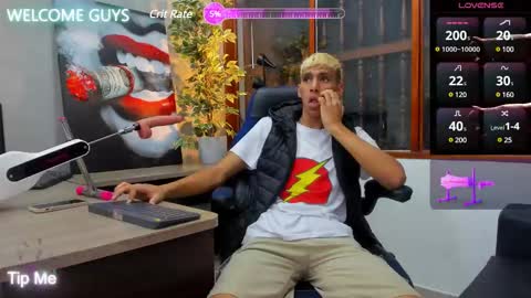 Snapshot of kieran_derek chatting on 01.18.25 Kieran Derek online show from 01.18.25