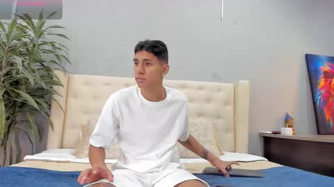 Snapshot of kieran_derek chatting on 10.04.25 Kieran Derek online show from 10.04.25