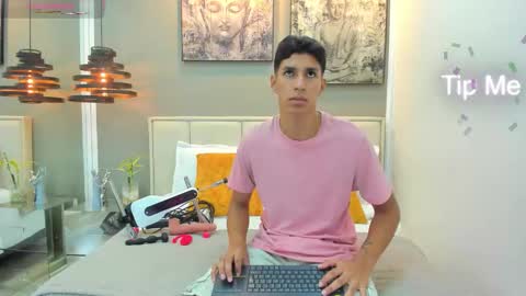 Snapshot of kieran_derek chatting on 11.13.25 Kieran Derek online show from 11.13.25