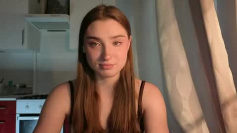 Snapshot of kierstentates chatting on 05.11.26 Ola my name is Lissa Lets hit 10 Thumbs Up together online show from 05.11.26