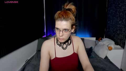 Snapshot of kiki_krash chatting on 12.06.24 Kiki online show from 12.06.24