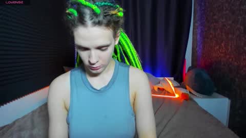 Snapshot of kiki_krash chatting on 10.19.25 Kiki online show from 10.19.25