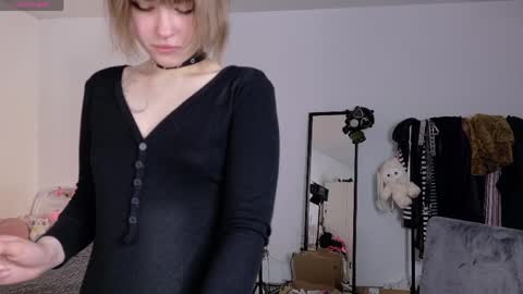 Snapshot of kikimoor chatting on 05.13.26 Kiki online show from 05.13.26