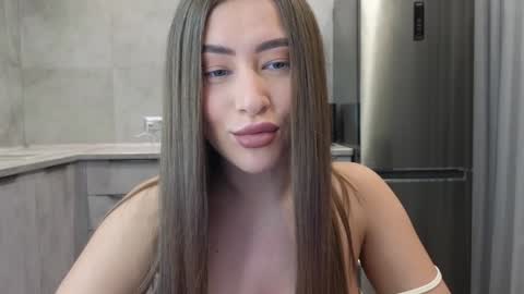 EvaAnna online show from 02.06.25