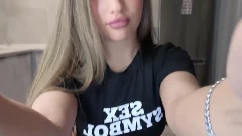 EvaAnna online show from 11.10.25