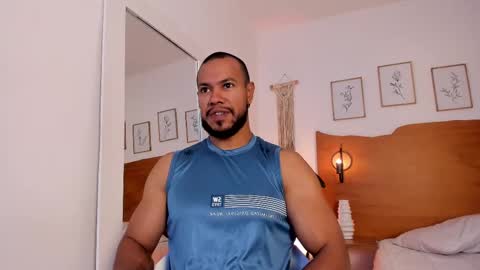 Snapshot of killua_zagarra_ chatting on 09.26.25 Kilua Muscle guy online show from 09.26.25