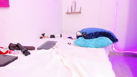 Snapshot of kim_baker1 chatting on 01.16.25 kim online show from 01.16.25