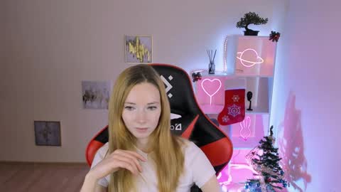 Snapshot of kim_boyd chatting on 12.16.24 kim_boyd online show from 12.16.24