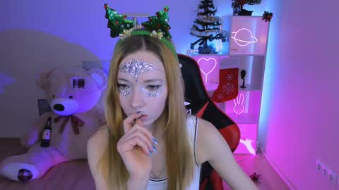 Snapshot of kim_boyd chatting on 12.25.24 kim_boyd online show from 12.25.24