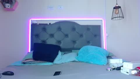 Kim online show from 11.30.25