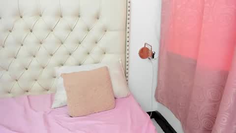 Snapshot of kim_eli chatting on 02.12.25 kim_eli online show from 02.12.25