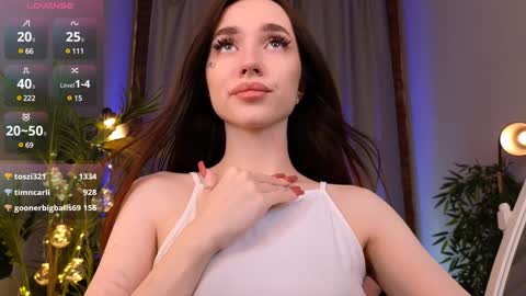 Snapshot of kim_lyn chatting on 12.22.24 KIM online show from 12.22.24