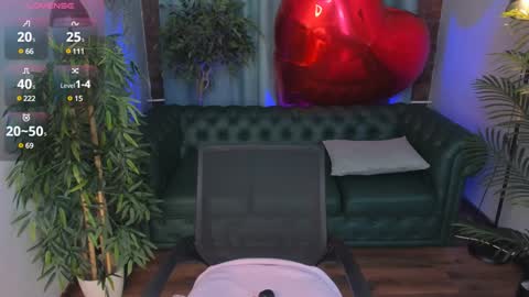 Snapshot of kim_lyn chatting on 02.06.25 KIM online show from 02.06.25