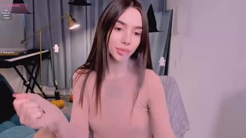 Snapshot of kim_lyn chatting on 10.30.25 KIM online show from 10.30.25