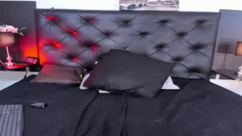 Kim Marquez online show from 09.27.25