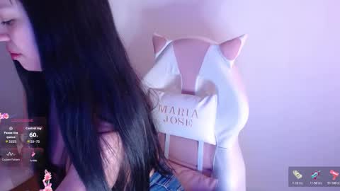 Snapshot of kim_perrii chatting on 12.16.25 Kim online show from 12.16.25