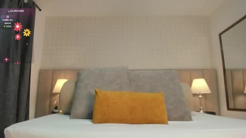 Snapshot of kim_spencer chatting on 09.10.25 Kim online show from 09.10.25