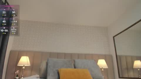 Snapshot of kim_spencer chatting on 10.08.25 Kim online show from 10.08.25