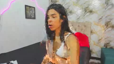 Snapshot of kim_strawberry chatting on 04.10.26 kim online show from 04.10.26