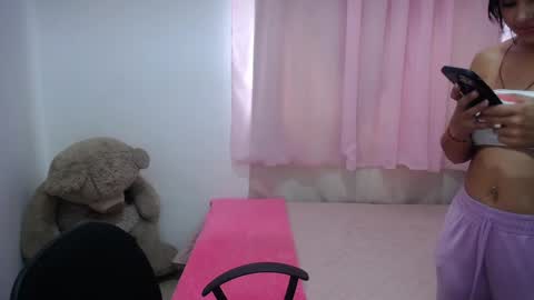 Snapshot of kimberly_slim chatting on 02.12.25 Kim online show from 02.12.25