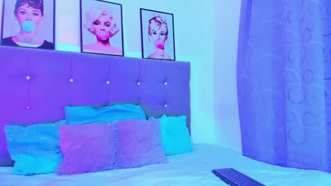 Snapshot of kimberly_thompsom chatting on 12.04.24 Your Queen KIM online show from 12.04.24