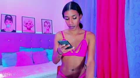 Snapshot of kimberly_thompsom chatting on 12.10.24 Your Queen KIM online show from 12.10.24