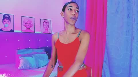 Snapshot of kimberly_thompsom chatting on 01.05.25 Your Queen KIM online show from 01.05.25