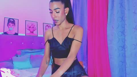 Snapshot of kimberly_thompsom chatting on 01.08.25 Your Queen KIM online show from 01.08.25