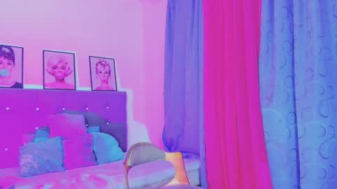 Snapshot of kimberly_thompsom chatting on 01.11.25 Your Queen KIM online show from 01.11.25