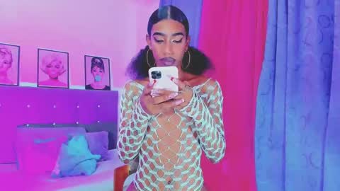 Snapshot of kimberly_thompsom chatting on 02.02.25 Your Queen KIM online show from 02.02.25