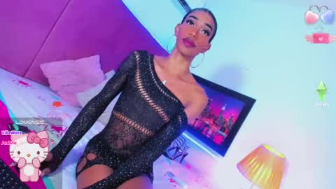 Snapshot of kimberly_thompsom chatting on 10.13.25 Your Queen KIM online show from 10.13.25