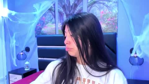 Kimberly Villalobos online show from 11.11.25