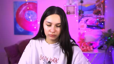 Snapshot of kimclarks chatting on 09.15.25 kimclarks online show from 09.15.25