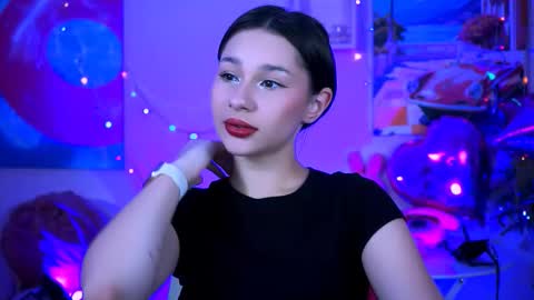 Snapshot of kimclarks chatting on 09.19.25 kimclarks online show from 09.19.25