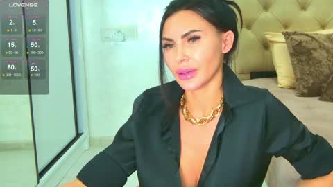 KIm online show from 04.17.26