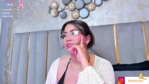 Snapshot of kimdevinne chatting on 02.12.25 KIM online show from 02.12.25