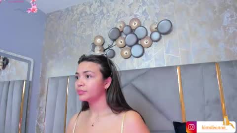 Snapshot of kimdevinne chatting on 02.22.25 KIM online show from 02.22.25