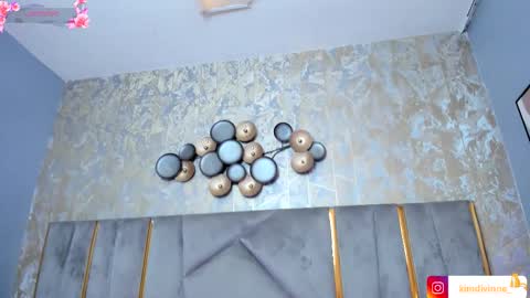 Snapshot of kimdevinne chatting on 11.20.25 KIM online show from 11.20.25