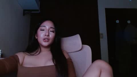 Snapshot of kimhugeisforyou chatting on 04.13.26 Siobe Lim online show from 04.13.26