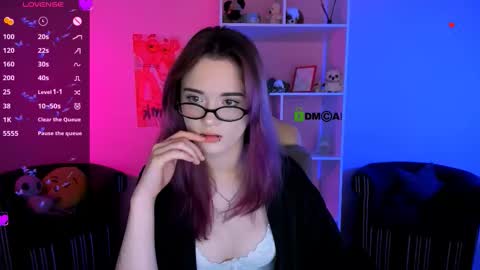 kimi_glow online show from 09.20.25