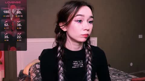 Snapshot of kimiko_luv chatting on 10.18.25 Kimiko online show from 10.18.25