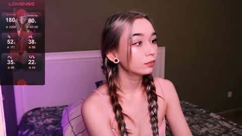 Snapshot of kimiko_luv chatting on 11.14.25 Kimiko online show from 11.14.25