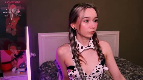 Snapshot of kimiko_luv chatting on 11.22.25 Kimiko online show from 11.22.25