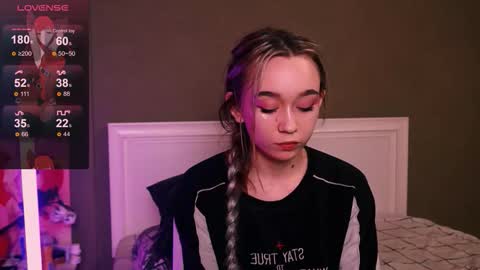 Snapshot of kimiko_luv chatting on 12.15.25 Kimiko online show from 12.15.25